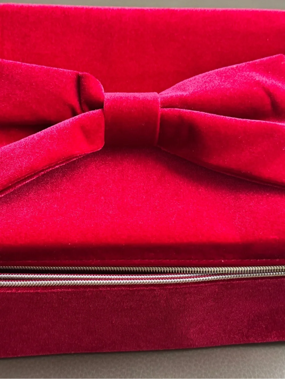 Estee Lauder Velvet Bow Jewelry Case - Bright Fuchsia
